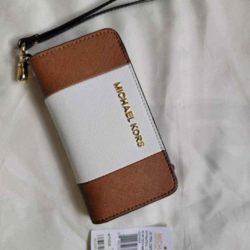 Michael Kors 2pc Set - Hamilton Tote and Wristlet Wallet - Picture 5 of 7